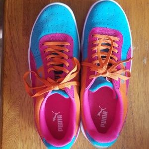 Puma girls tennis shoes